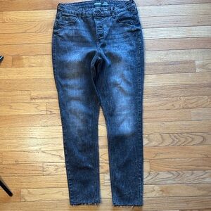 Never worn. Old Navy black washed Ankle Jeans